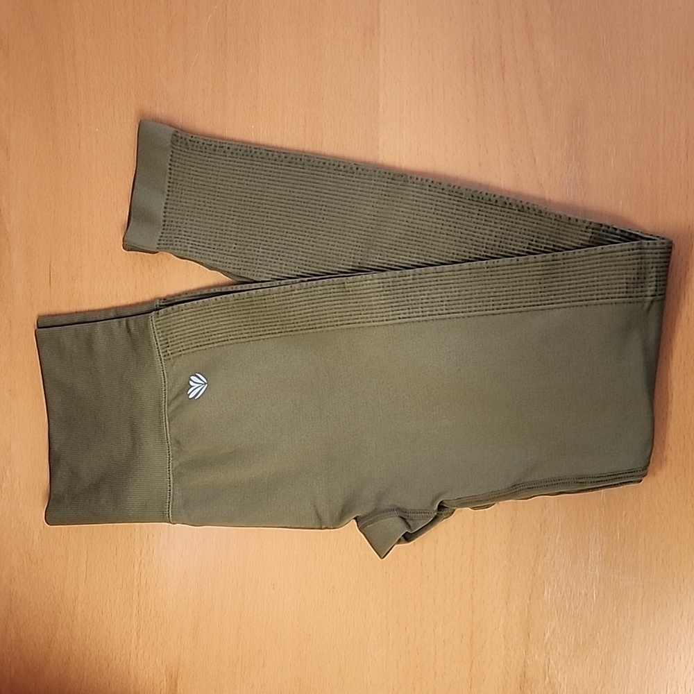 Random Sale - Forever 21 Active Leggings